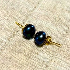 Peacock freshwater pearls